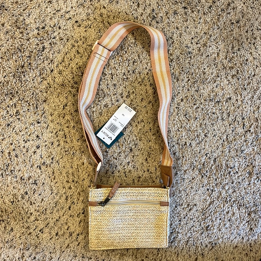 NWT Woven Roxy Purse - Picture 3 of 6